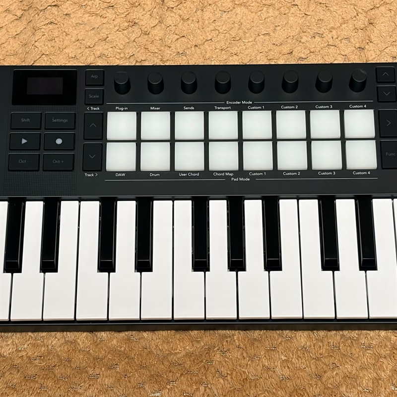 NOVATION Launchkey Mini 37 MK4の画像